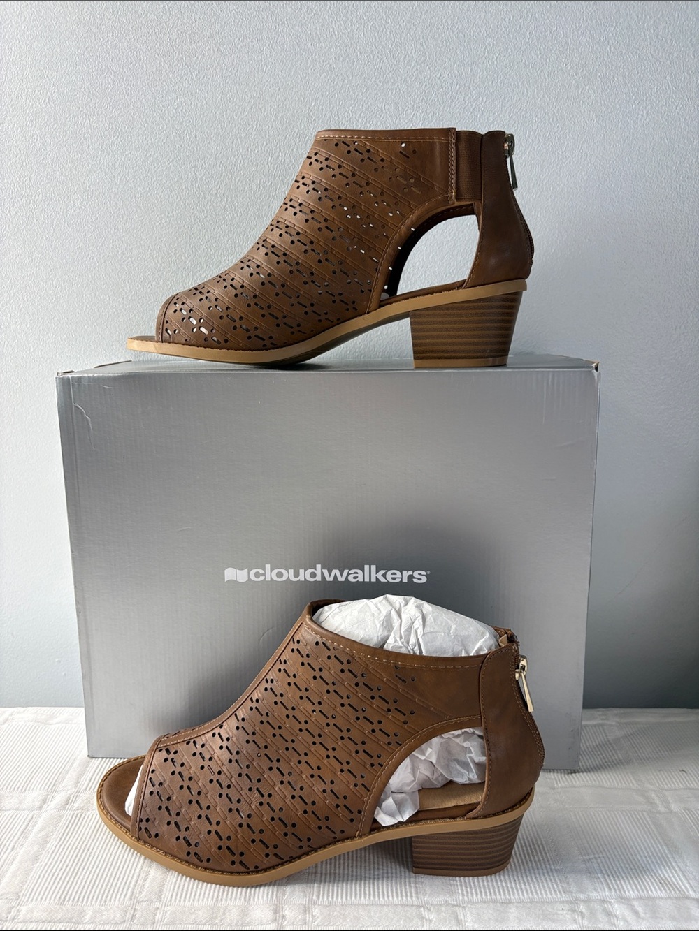 Cloudwalkers Tan Perforated Peep-Toe Cutout Mule Cognac 10W